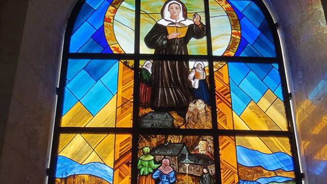 Le vitrail consacré à sainte Marguerite Bourgeoys;(Photo : diocèse de La Rochelle et Saintes);