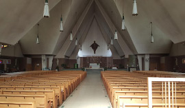 Intérieur de l'église Ste-Jeanne-D'Arc
