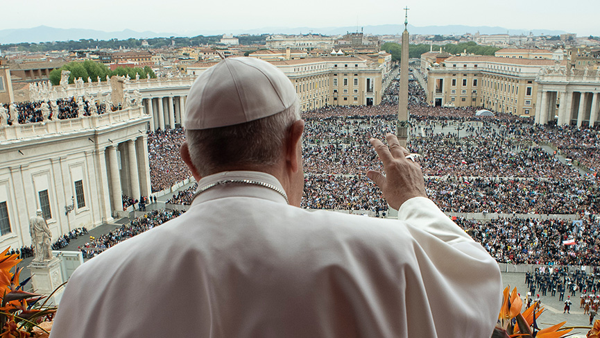 Pope Francis imparts his Apostolic Blessing at the Easter Urbi et Orbi