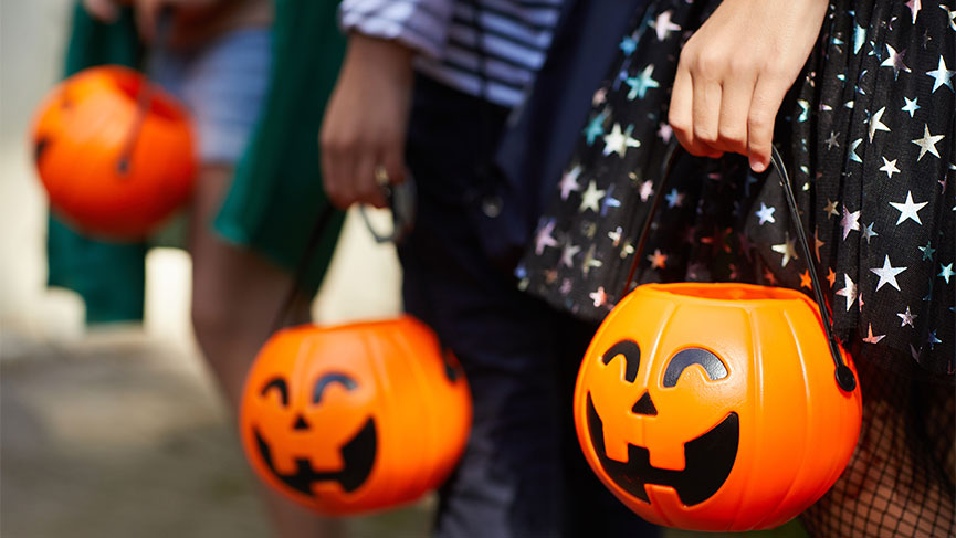 Toussaint et Halloween -deux faces de médaille historique