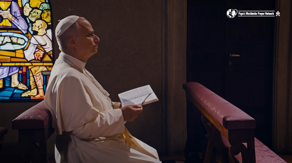 “Pray with the Pope”: A renewed invitation to pray for his monthly prayer intentions