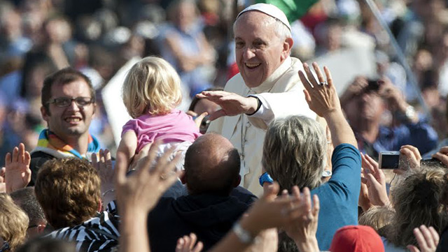Famille : le pape François crée un nouveau dicastère