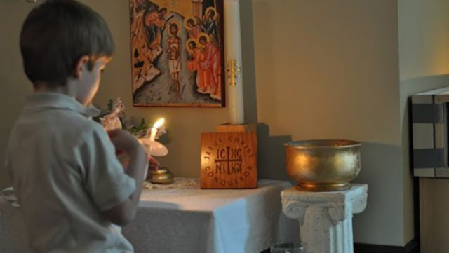 A child meeting Jesus in the Altar.