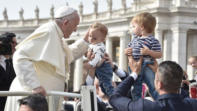 Le Pape lors de l'audience générale du 2 mai 2018