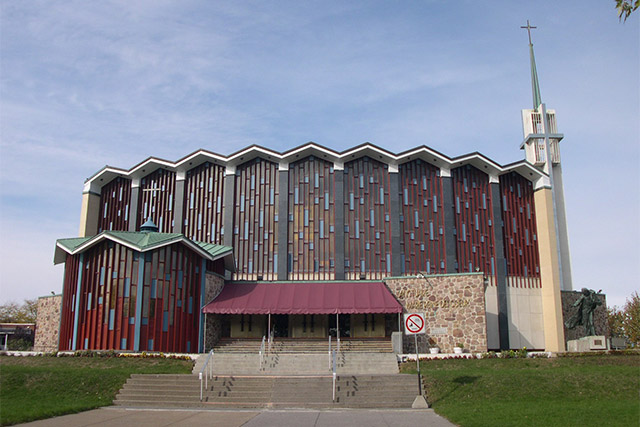 © Conseil du patrimoine religieux du Québec, Inventaire des lieux de culte du Québec Marie-Reine-des-Cœurs (Sanctuaire)