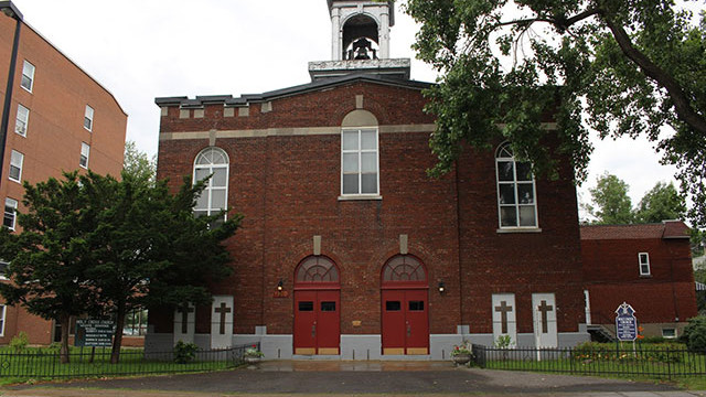 Photo : Frankie Luzi Holy Cross