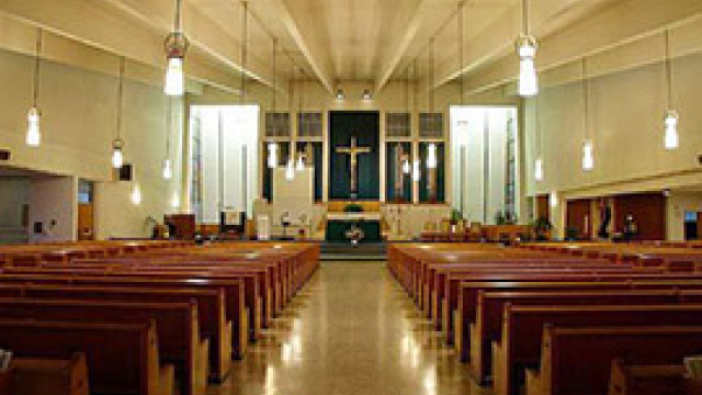 Église St-Théophile - Source : RPCQ Église St-Théophile - Nef