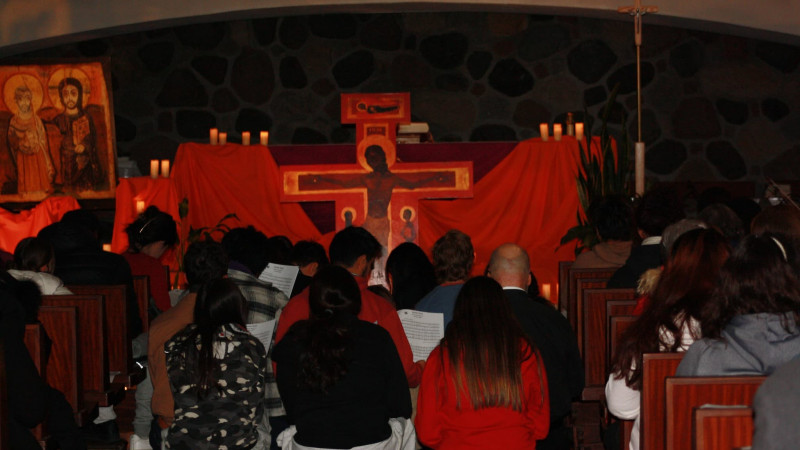 Une soirée Taizé rassemble la communauté à la paroisse St. Luke