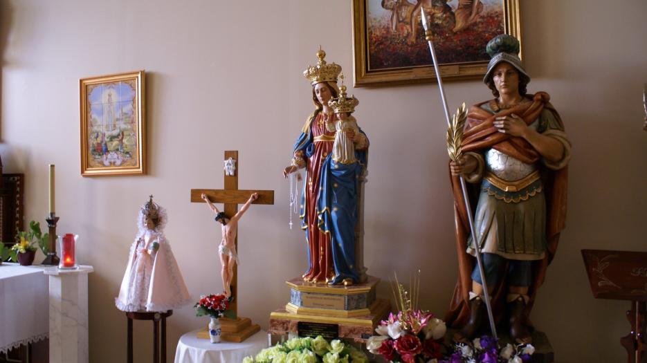 Photos taken at “La Chappelle des Saints” which is located inside the Mont-Carmel church; a golden nugget worth seeing. All the statues, replicas and frames are donations from Italy. Do you recognize a few saints? (Photo: Brigitte Bédard)