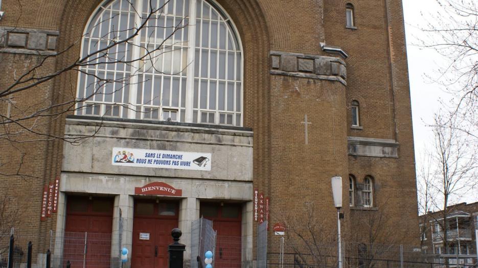 Notre-Dame-de-Lourdes’s Frontage on Verdun Street, in Verdun. We have installed grids, because the steeples will have to be repaired. (Photo: Brigitte Bédard)