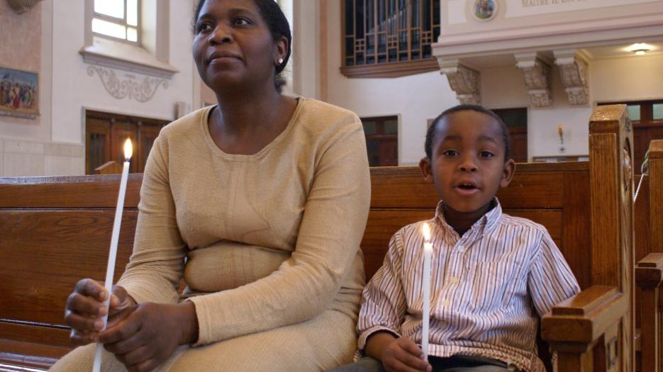A mother and her son. (Photo: Brigitte Bédard)