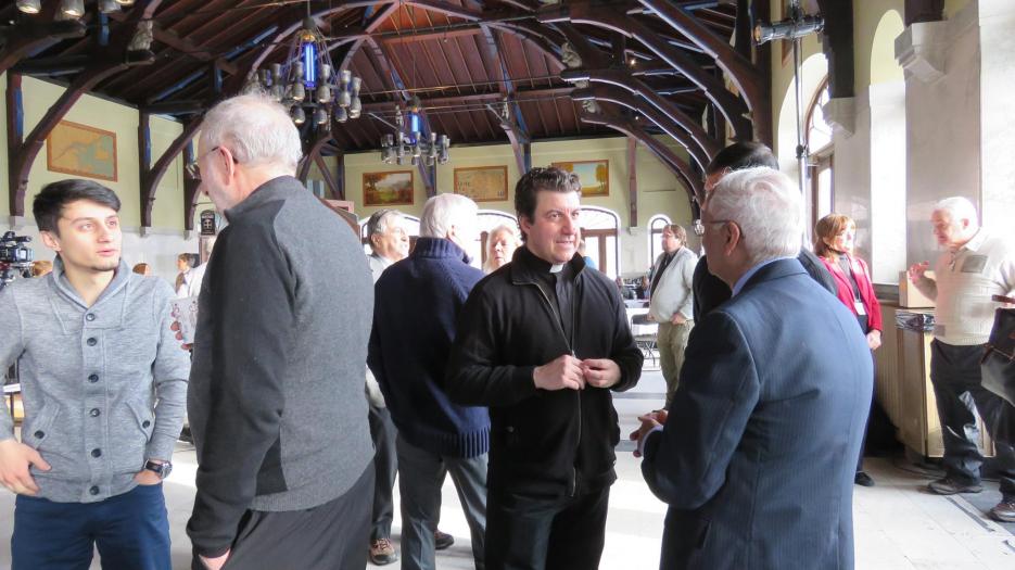 Memorable exchanges between Archdiocese employees and the parish community! (Photo: Jean-Nicolas Desjeunes)