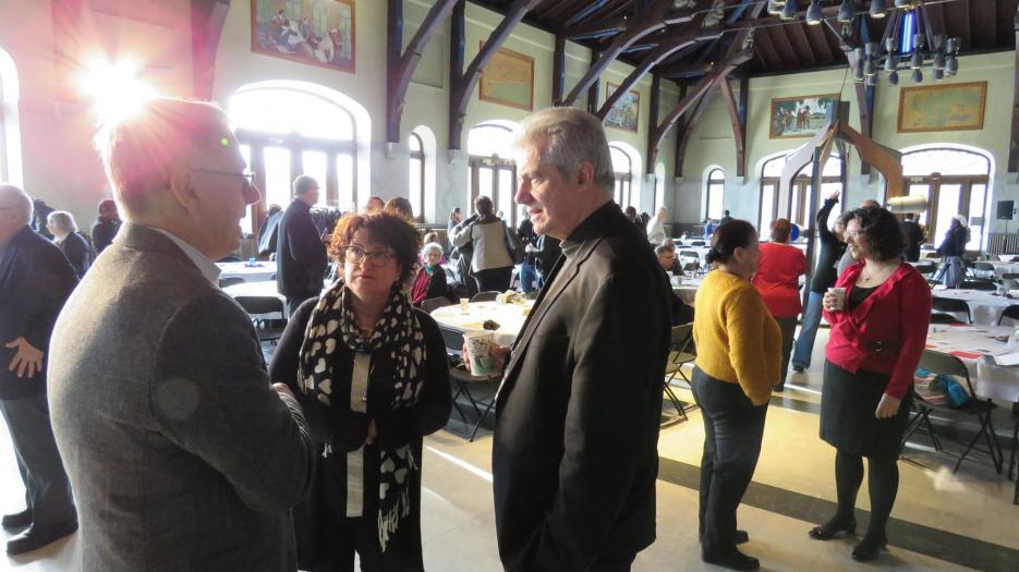 Archbishop Christian Lépine engaged in a conversation. (Photo: Jean-Nicolas Desjeunes)
