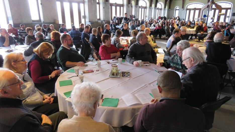 Listening carefully to the Archbishop Lépine's speech.  (Photo: Jean-Nicolas Desjeunes)