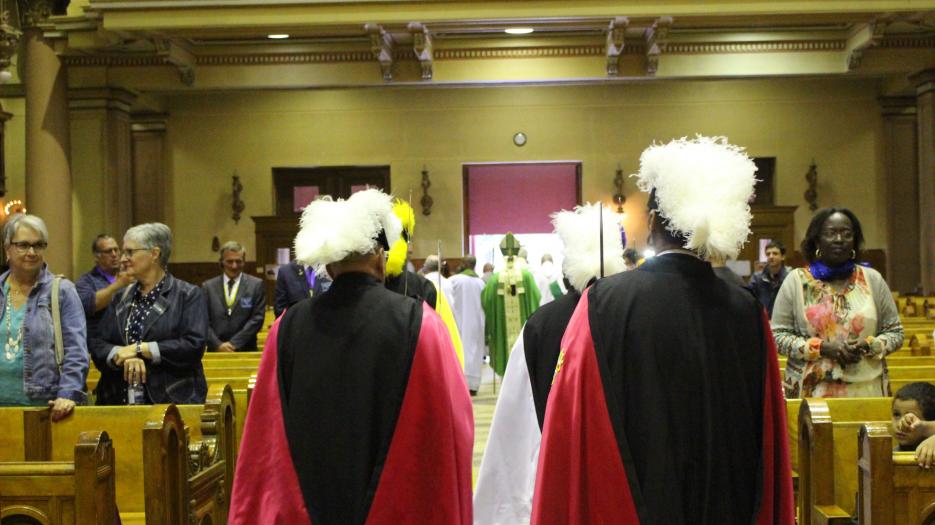 Les chevaliers de Colomb étaient présents au rendez-vous! (Photo : Isabelle de Chateauvieux) © Église catholique à Montréal