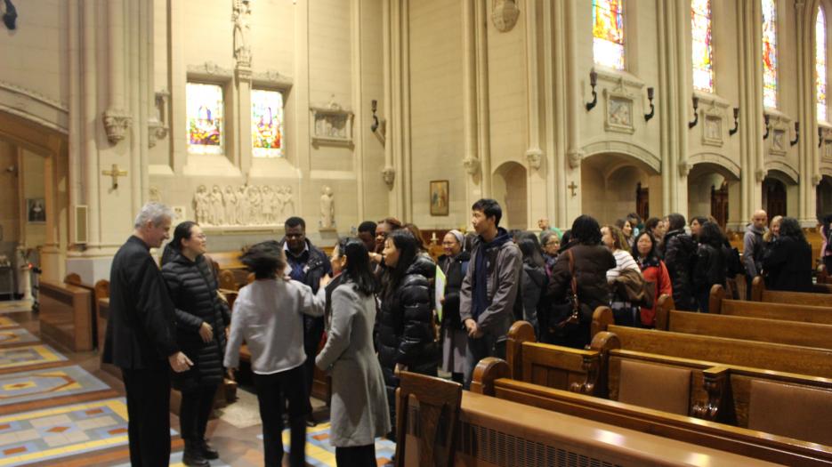 Most Rev. Lépine took the time to meet the people who wished to speak with him.