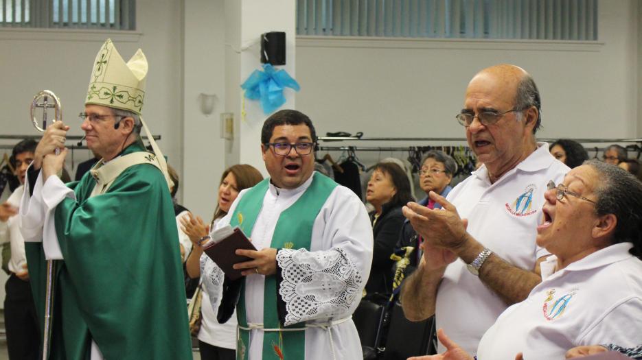 ...et les célébrants! (Photo : Isabelle de Chateauvieux) - © Église catholique à Montréal