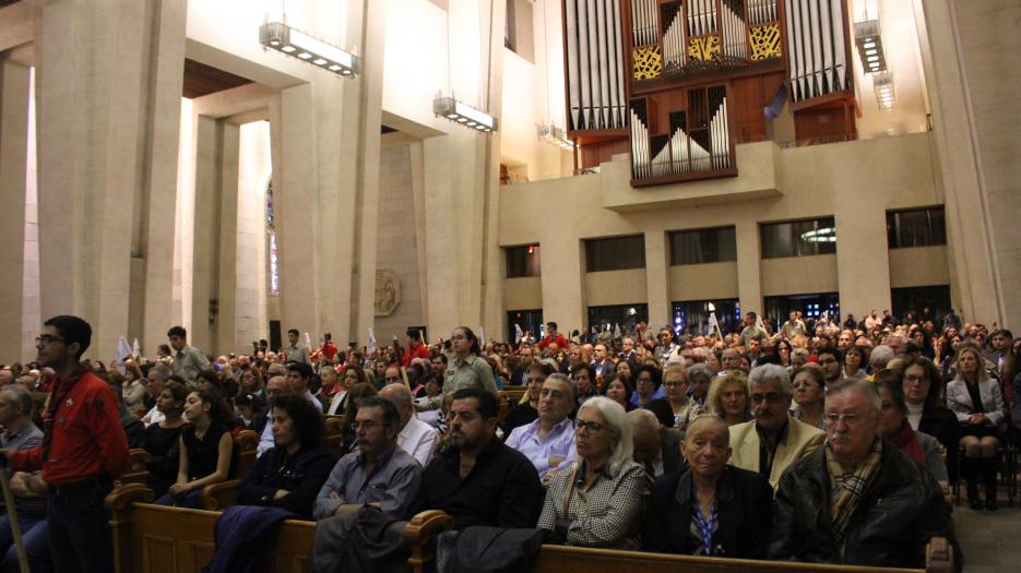 La basilique pleine à craquer: un bel exemple du dynamisme de cette communauté maronite (Photo : Isabelle de Chateauvieux) - © Église catholique à Montréal