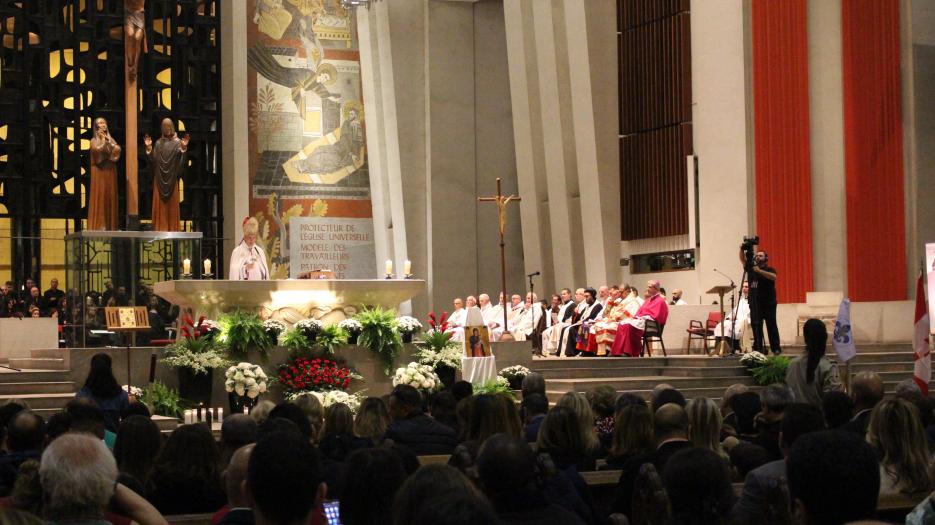 Mgr Raï pendant l’homélie: «Quand on dit Oui à Dieu, alors le miracle se produit comme pour Pierre sur sa barque» (Photo : Isabelle de Chateauvieux) - © Église catholique à Montréal