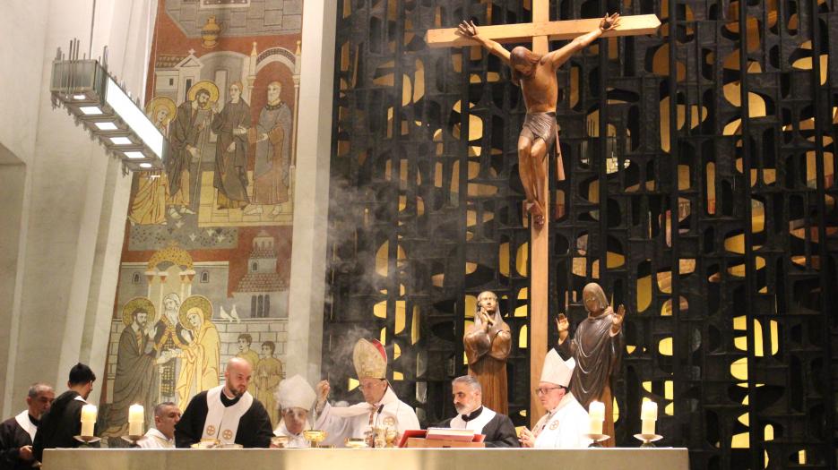 Prière Eucharistique  (Photo : Isabelle de Chateauvieux) - © Église catholique à Montréal