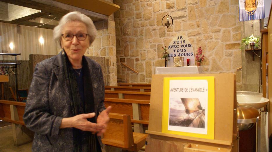 In 2012, Christiane Gagnon launched the program « L’aventure de l’Évangile » with the help of her pastor, Father Guy Simard, omv. (Photo : Brigitte Bédard)