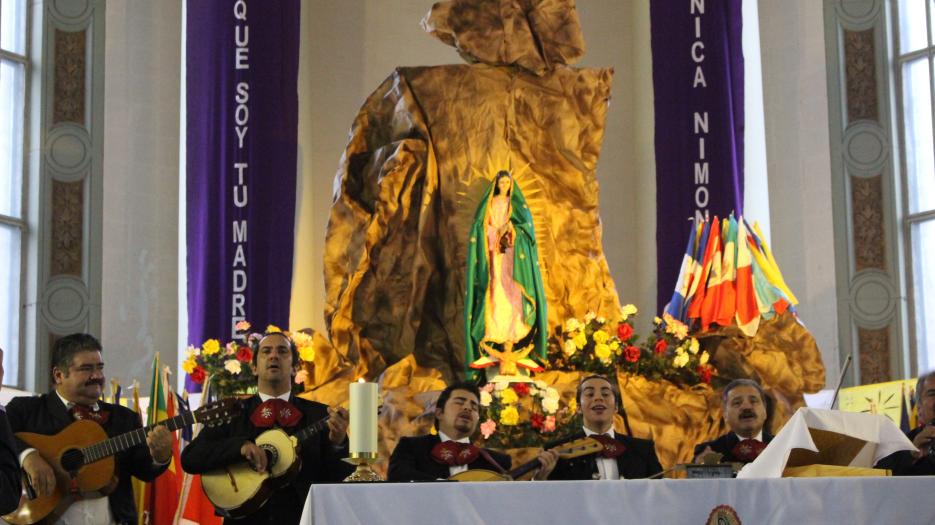 Un magnifique chant à la Vierge! (Photo : Isabelle de Chateauvieux)