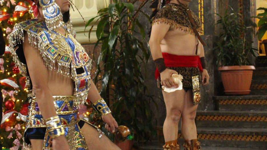 Men dressed in traditional costumes. (Photo: Isabelle de Chateauvieux)