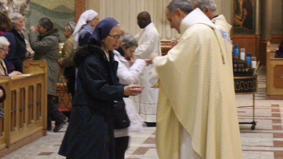 Communion. (Photo : Isabelle de Chateauvieux)