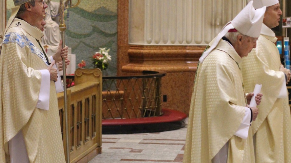 Mgr Christian Lépine, Mgr Alain Faubert et Mgr Jude Saint-Antoine. (Photo : Isabelle de Chateauvieux)