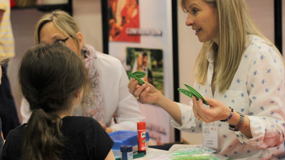 Louise Parent and Christiane Boulva explaining benediction (Photo: Isabelle de Chateauvieux)