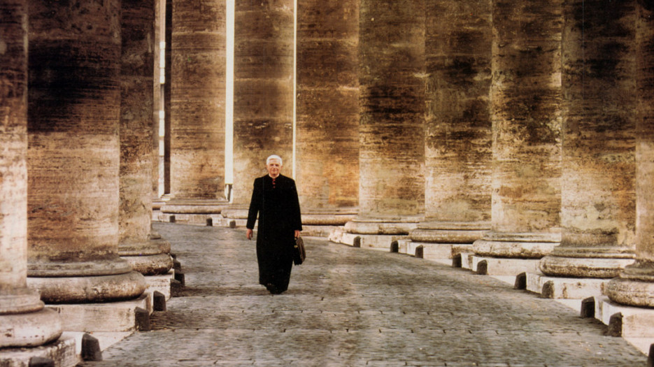 The cardinal visits the head office of Famiglia Cristiana (Milan)