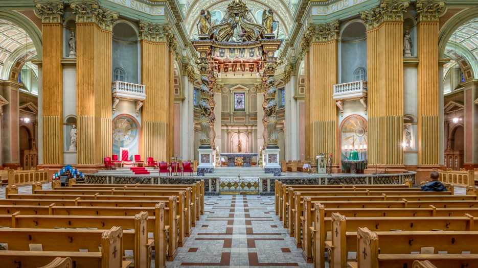 Cathédrale Marie-Reine-du-Monde - Intérieur