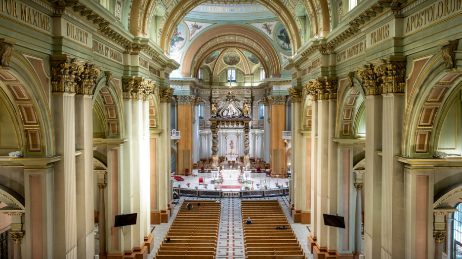 Cathédrale Marie-Reine-du-Monde - Intérieur