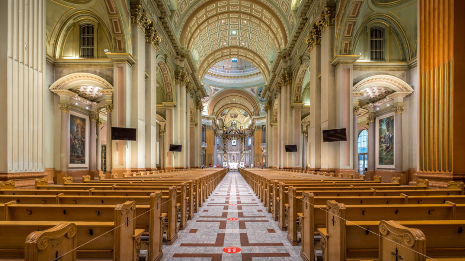 Cathédrale Marie-Reine-du-Monde - Intérieur