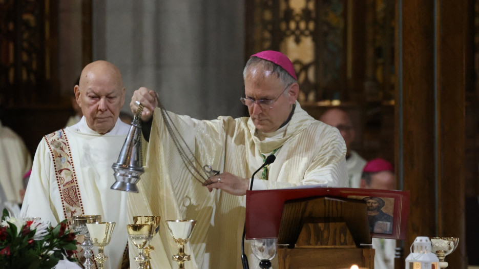 Mgr Alain Faubert a été installé du diocèse de Valleyfield