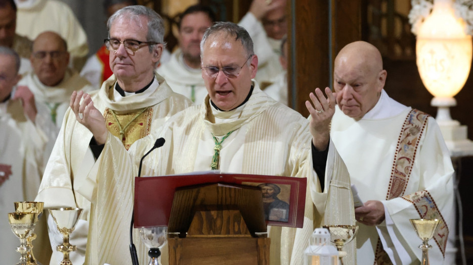 Mgr Alain Faubert a été installé du diocèse de Valleyfield