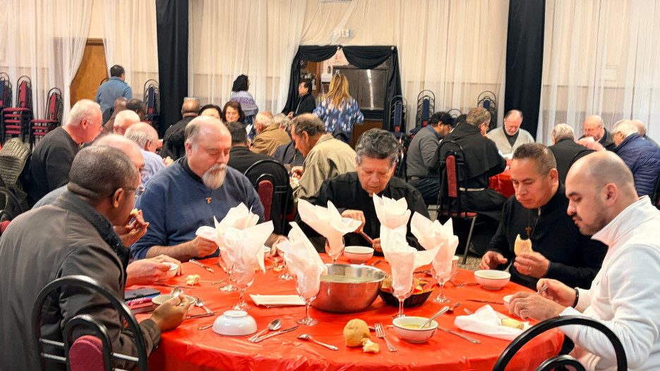 Des prêtres responsables de la catéchèse au sein des communautés culturelles de Montréal se sont réunis à la paroisse Notre-Dame de Fatima à Laval - 5 novembre 2025