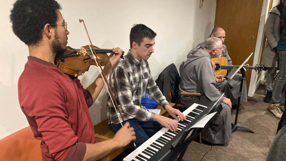 Special mass at the GSAM