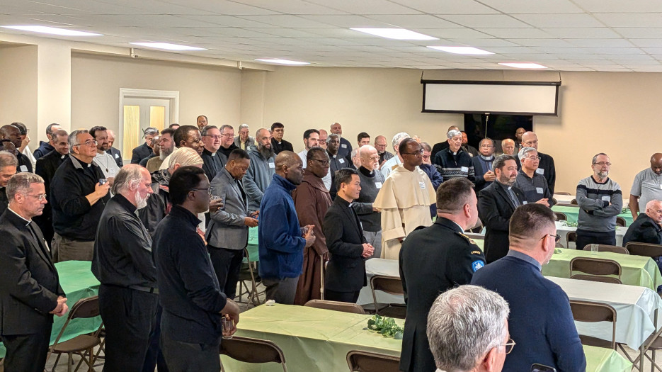 Un moment de fraternité à la messe chrismale 2026