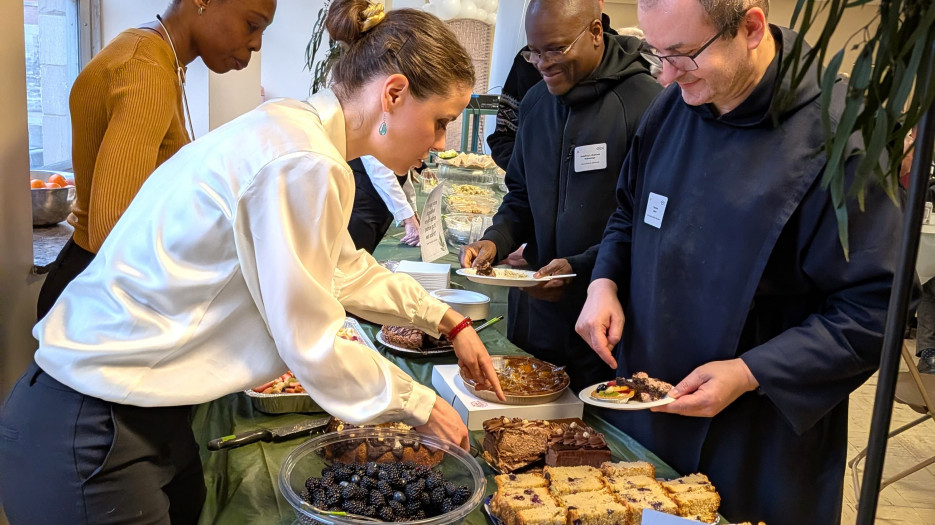Un moment de fraternité à la messe chrismale 2026