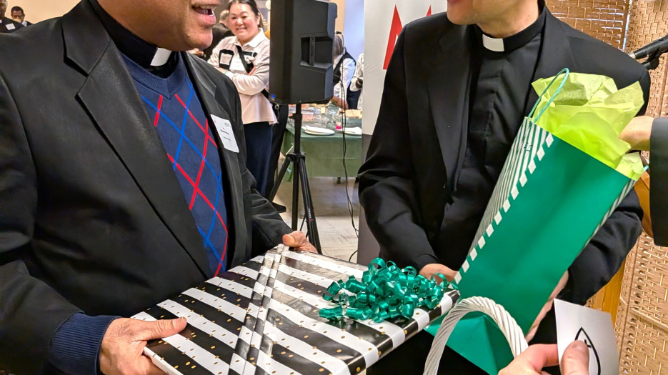 Un moment de fraternité à la messe chrismale 2026